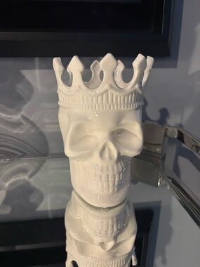 Ceramic Skull Candle Holder with Crown - White